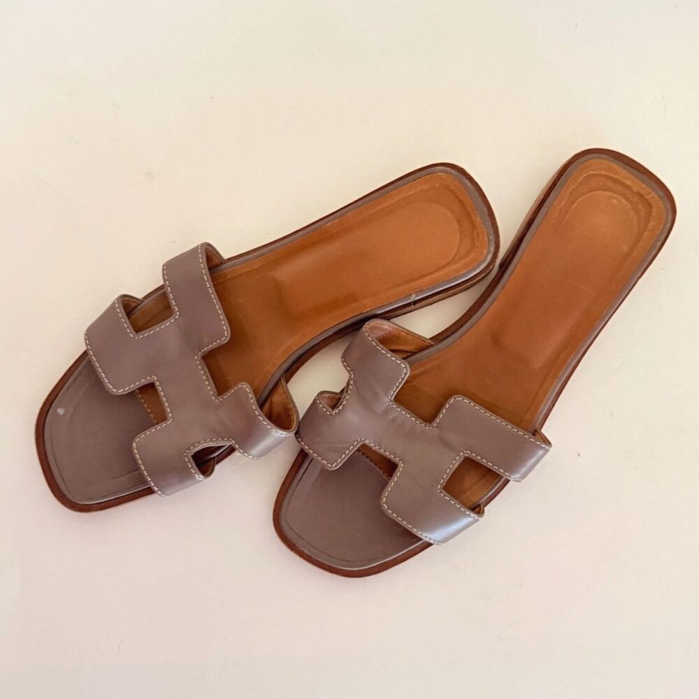 Italian Made Grey Taupe Leather H Flat Sandal Slides, 37 Mediterranean Luxury